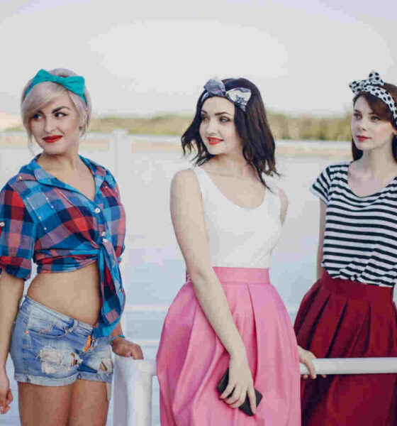Blend Modern and Vintage Fashion